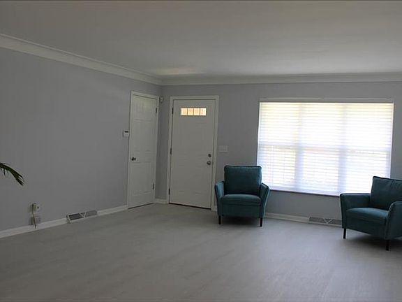 Living Room 17x15