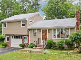 16 Indian Run Rd, Bellingham, MA 02019