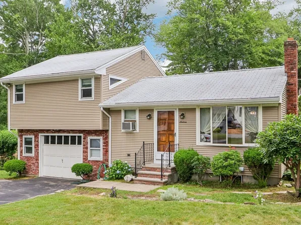 16 Indian Run Rd, Bellingham, MA 02019