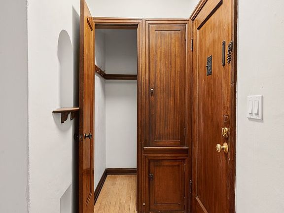 5th image of 625 4th Ave W #627-204