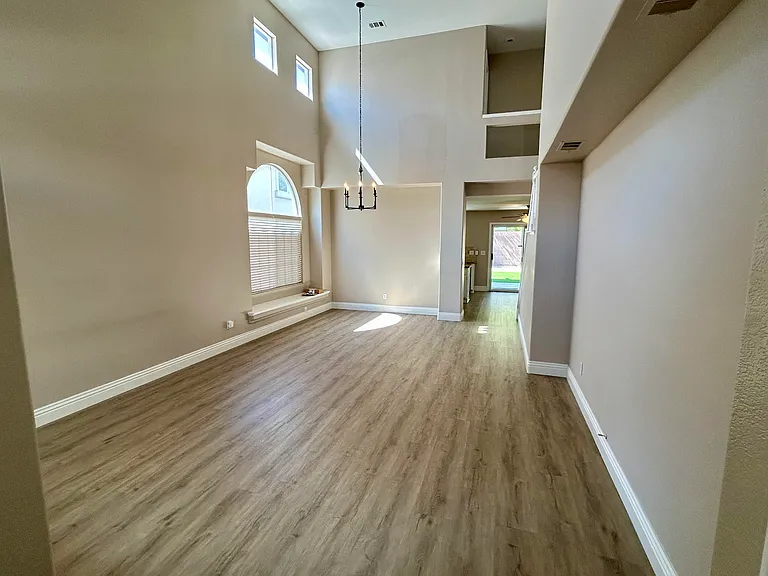 10409 Mountain Lodge Pl — Photo 6
