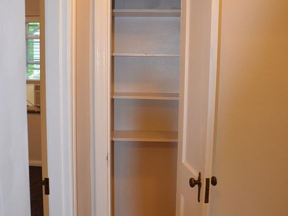 4th image of 3442 Linwood Ave