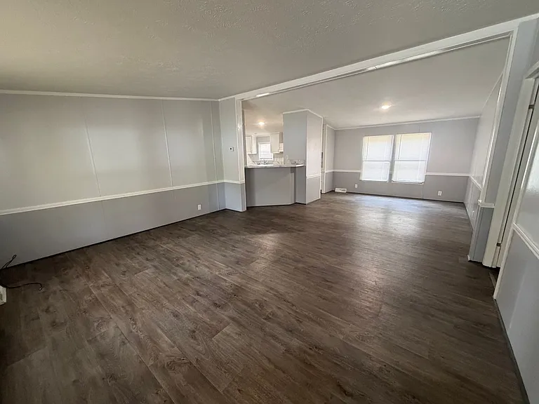 1105 S Rogers St — Photo 50