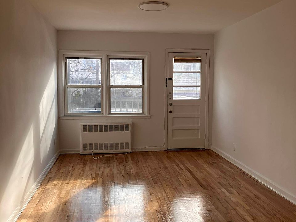 2nd image of 14948 Cross Island Pkwy Floor 1