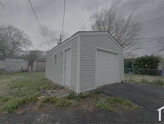 315 Coppinger Dr — Photo 9