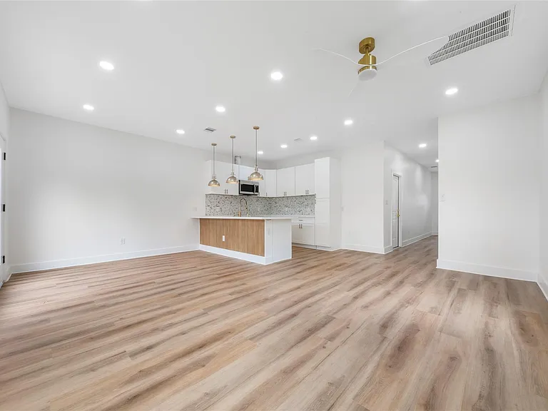 7117 Springdale St #B — Photo 12