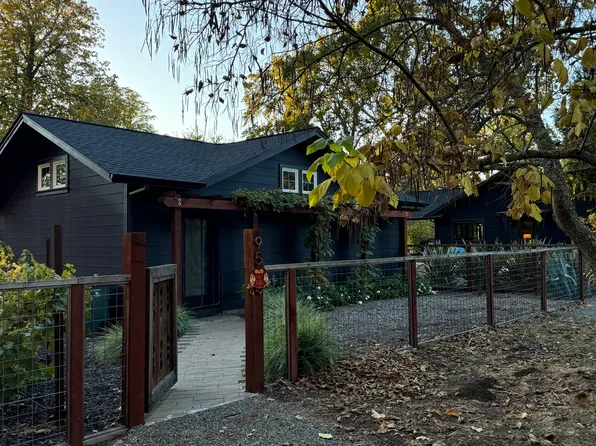 9554 Los Guilicos Ave, Kenwood, CA 95452