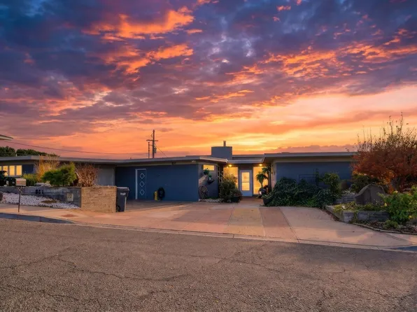 821 Skyline Dr, Sunnyside, WA 98944