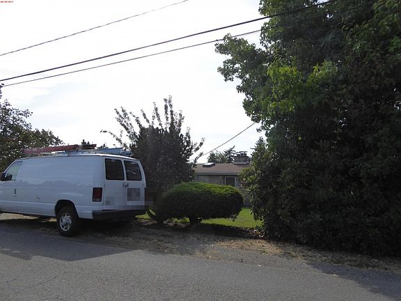 5th image of 718 18th St NW