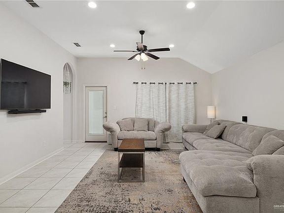 5th image of 2113 N Valor Dr