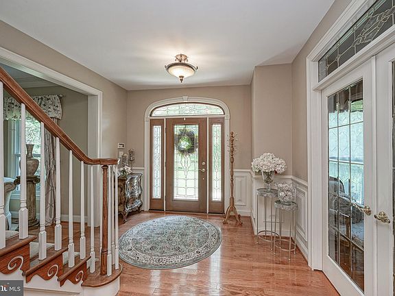 4th image of 14 Tunbridge Wells Ct