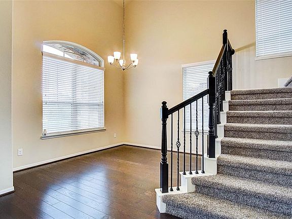 3rd image of 25515 Farrier Dr