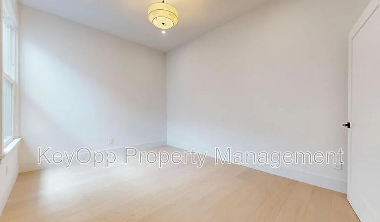 489 Guerrero St — Photo 14
