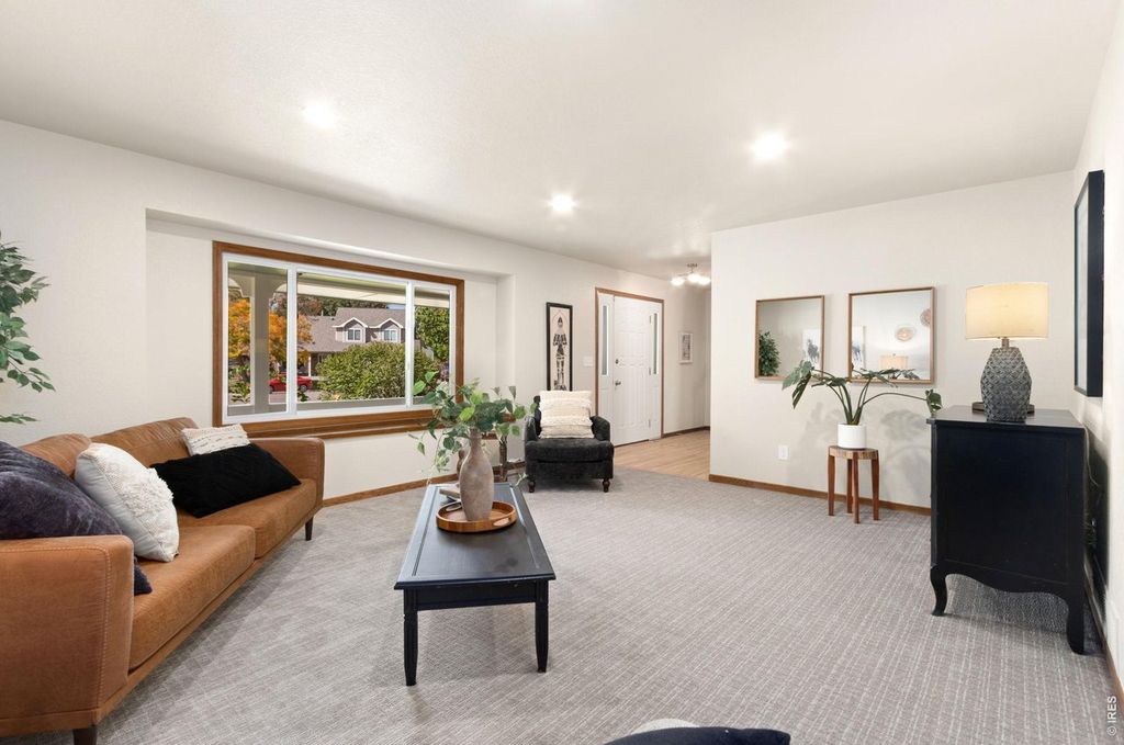 5212 Iris Ct
