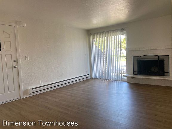 4th image of 104 Tacoma Blvd S Unit 11