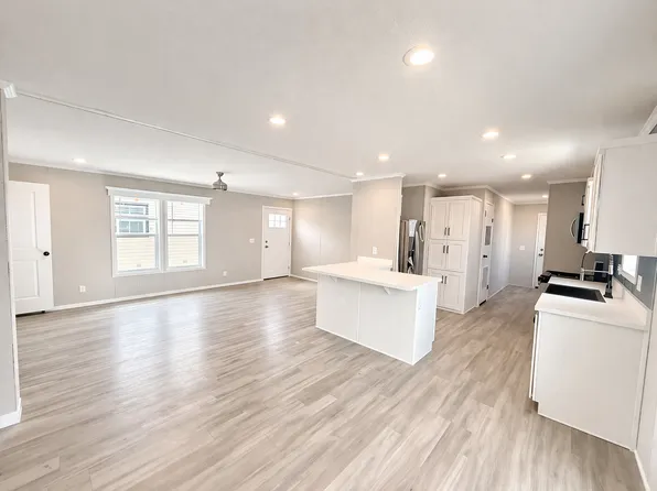 4000 E 134th St #1024, Chicago, IL 60633