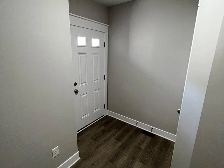 1750 Chief Okemos Cir — Photo 4