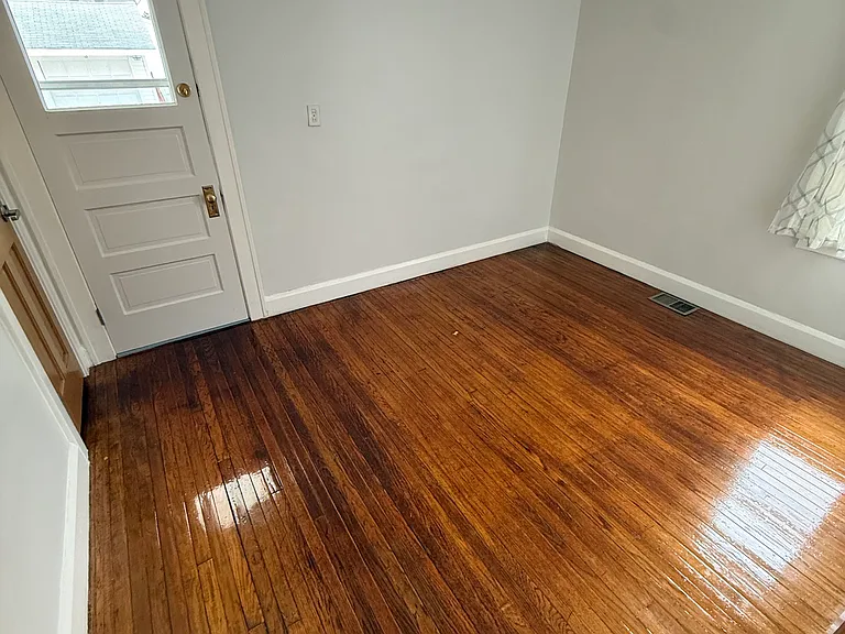 1582 Orchard Grove Ave #1 — Photo 5