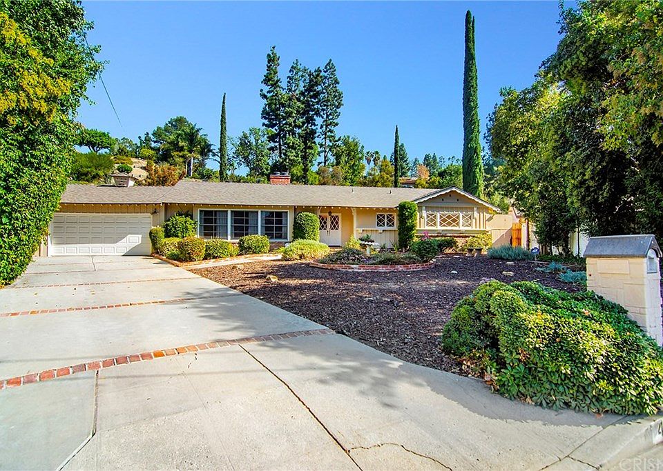1st image of 4858 Poe Ave