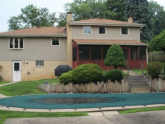 2nd image of 6 Rosemary Ln