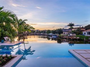 371 Hawser Ln, Naples, FL 34102