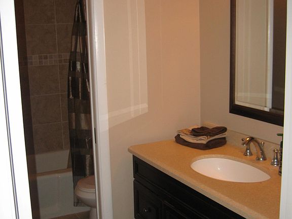 5th image of 303 E Park Ave APT 4