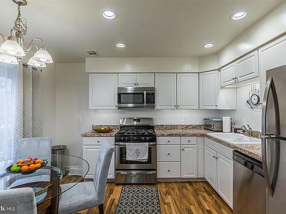 5th image of 14818 Emberdale Dr