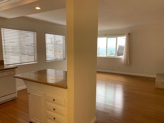 4th image of 213 Rosecrans Pl