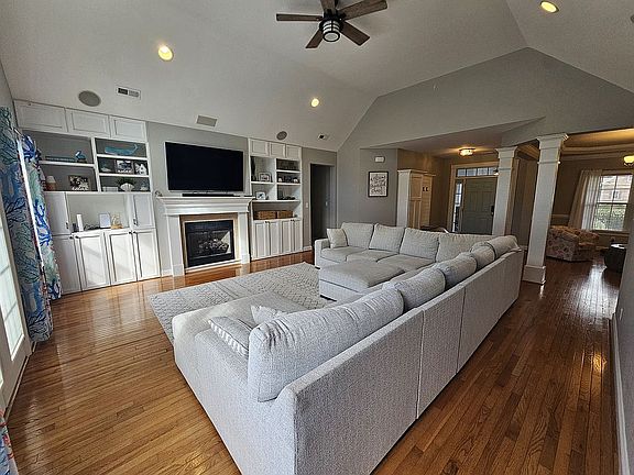4th image of 106 Gregg Ct