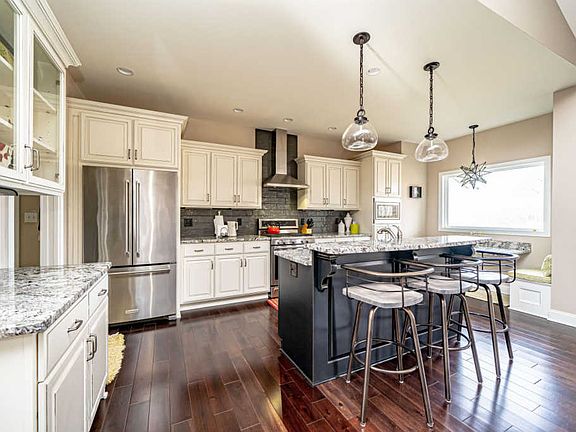 5th image of 2131 Blakemore Ln