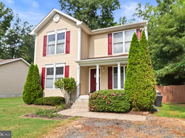 419 Latane Dr, Colonial Beach, VA 22443