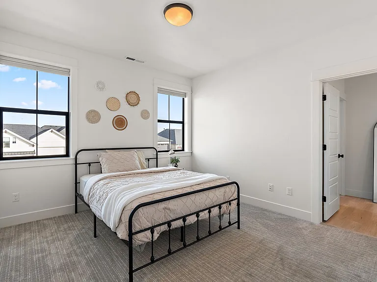 6862 N Willowside Ave — Photo 30