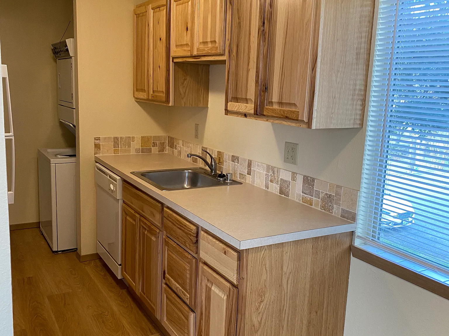 4715 SW Charlestown St — Photo 3