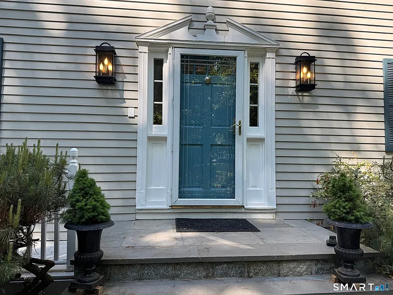 91 Raymond St — Photo 2