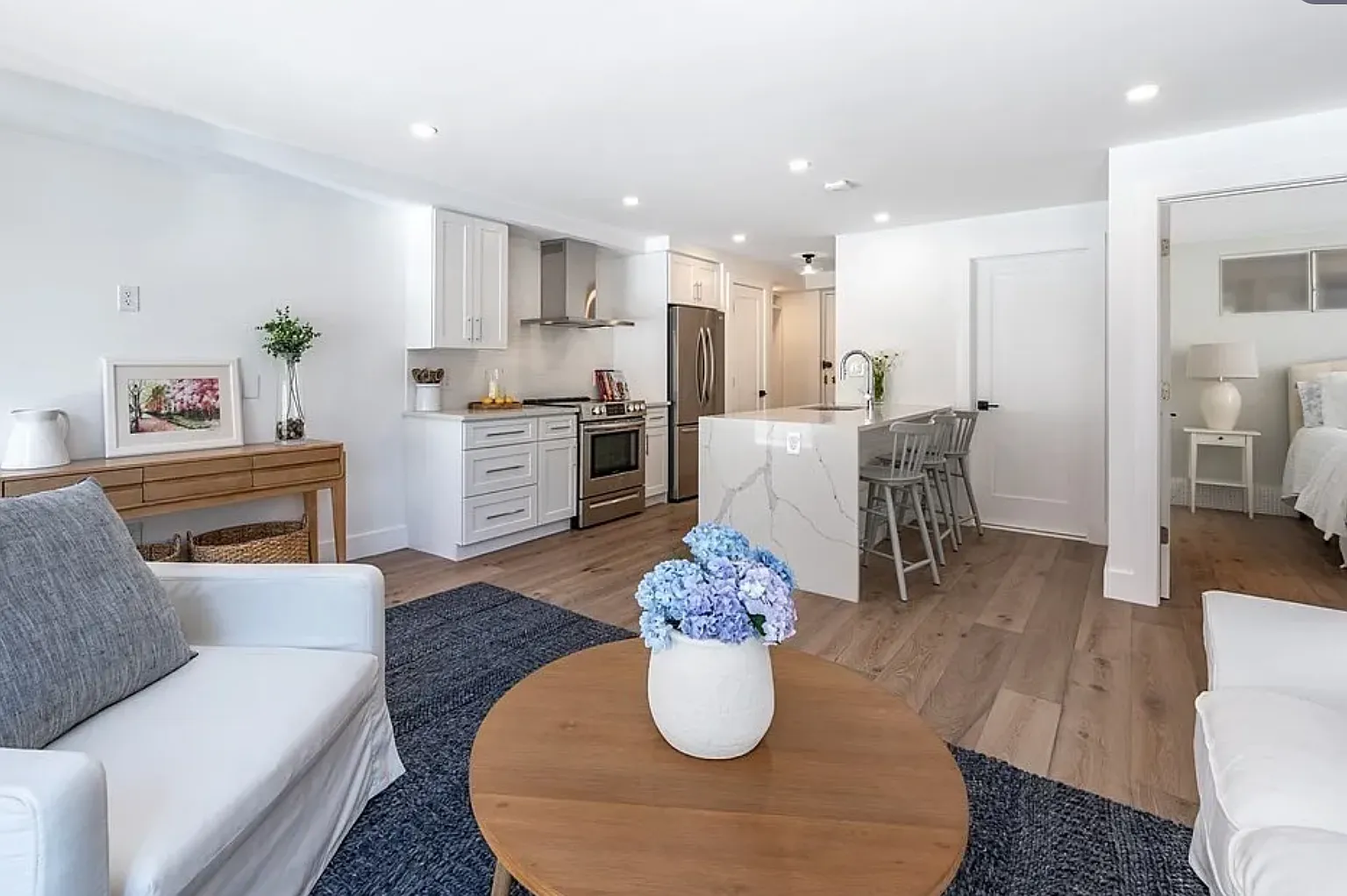 2 bed, $4,000 — Photo 1