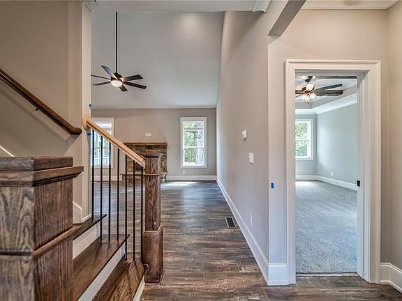 3rd image of 47 Blandwood Dr