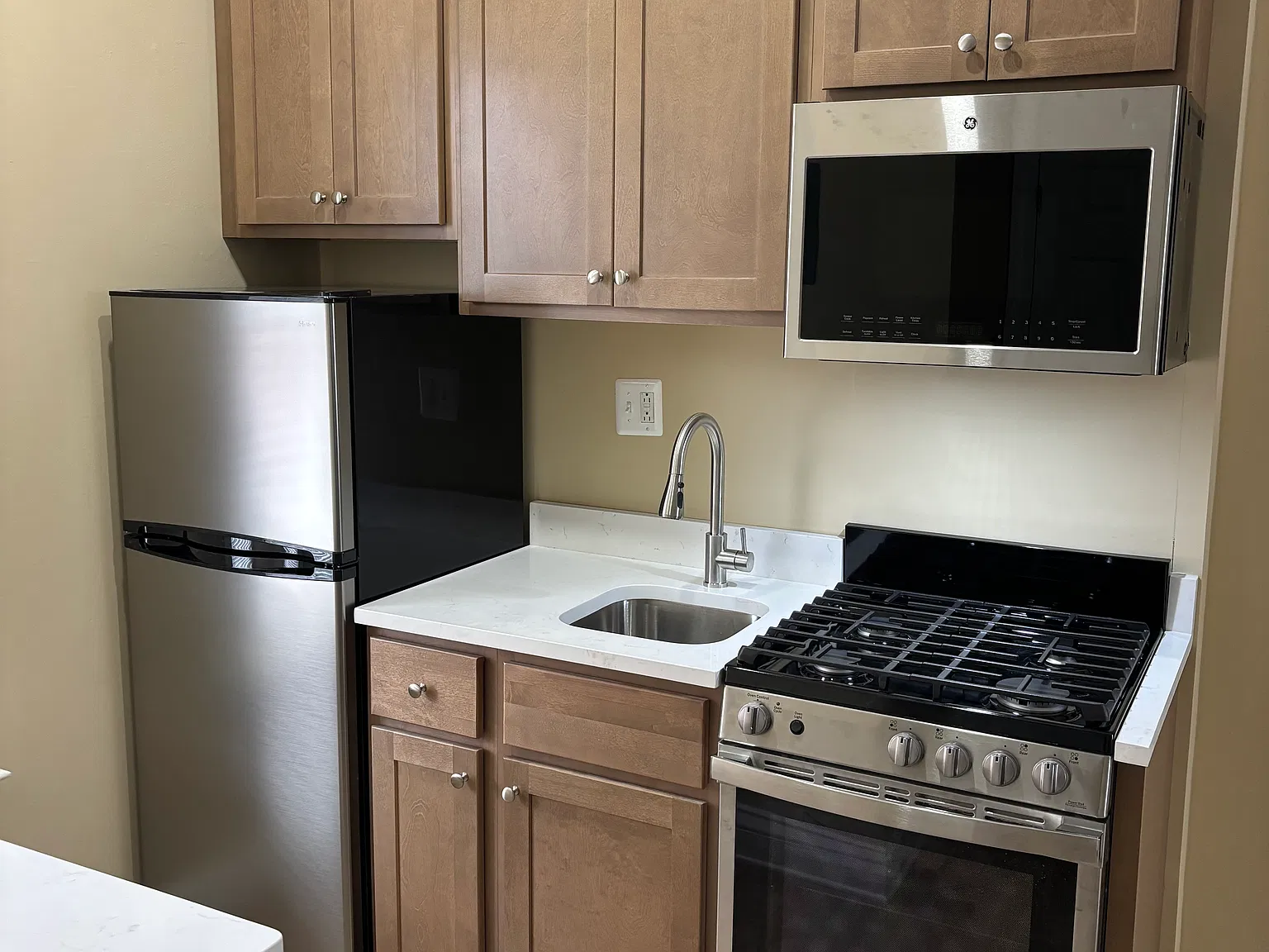 Studio, 500 sqft, $1,995 — Photo 1
