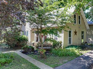 302 Hastings St, Elgin, IL 60120