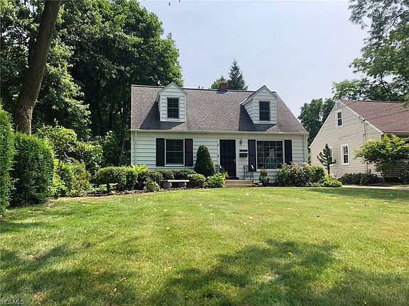 2nd image of 23903 Hedgewood Ave