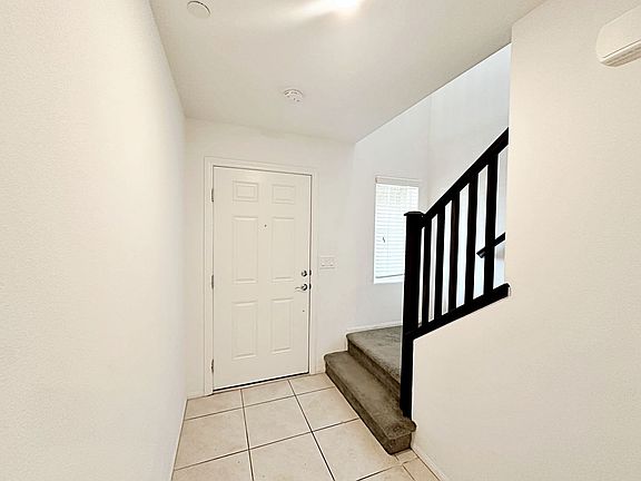 3rd image of 633 Sedum Ave