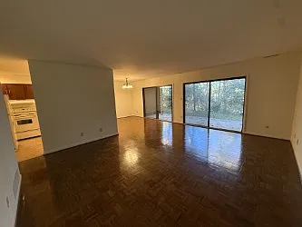 Flying Hills Apartments — Photo 7