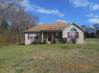4611 Smiley Rd, Chapel Hill, TN 37034