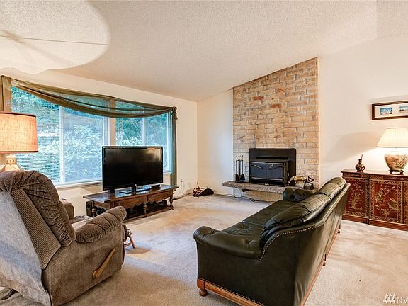 4th image of 15965 176th Ave NE