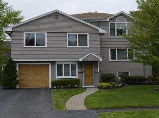 23 Countryside Ln, Marblehead, MA 01945