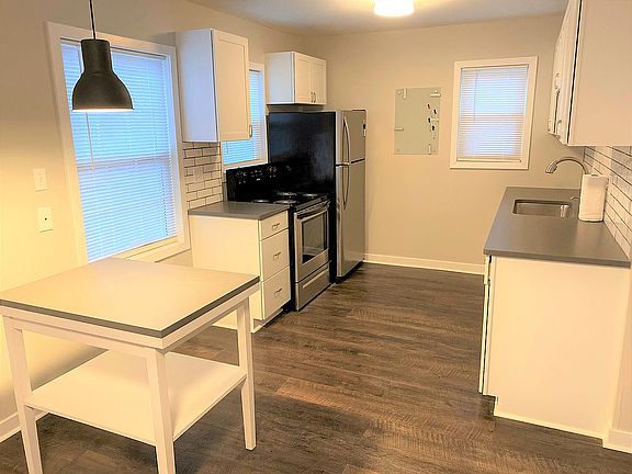 Dining/Kitchen Area