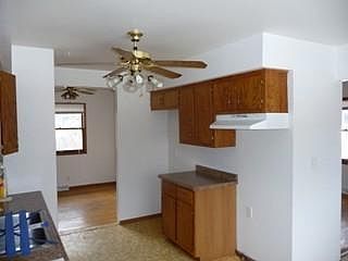 4th image of 401 Marion Ave