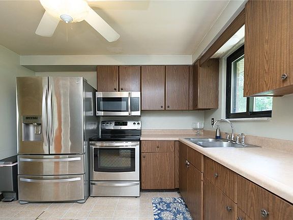 4th image of 2590 Harlo Dr