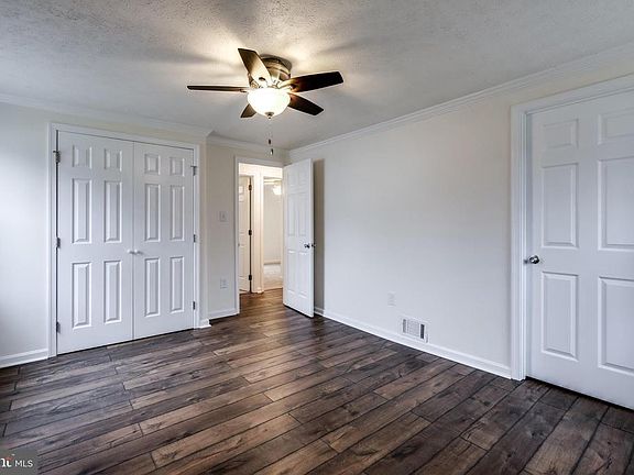 2nd image of 9811 Emerald Ln