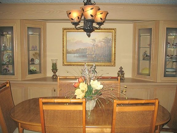 5th image of 42 Creek Cir