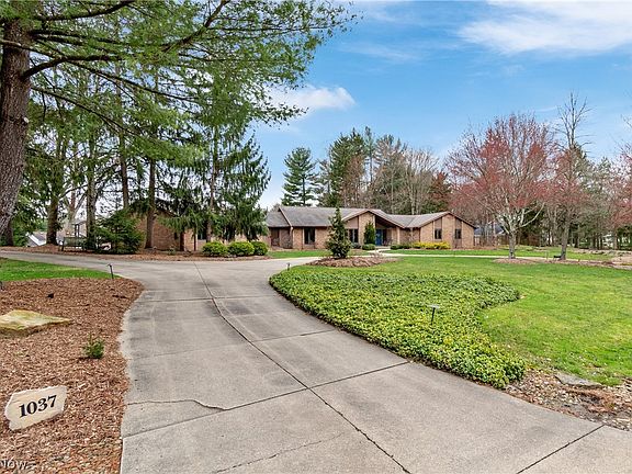 3rd image of 1037 Robinwood Hills Dr